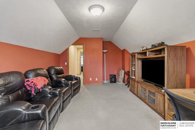 2106 S 185th Street, Omaha, NE 68130