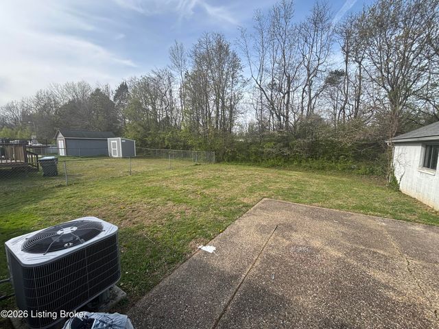 8409 Damascus Cir, Louisville, KY 40228