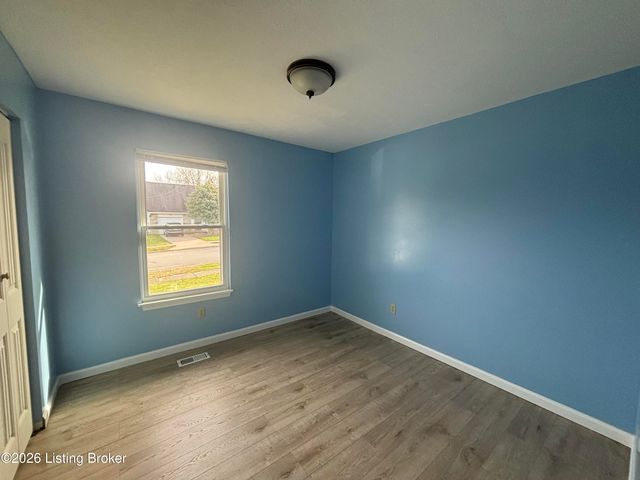 8409 Damascus Cir, Louisville, KY 40228