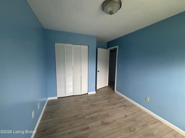 8409 Damascus Cir, Louisville, KY 40228