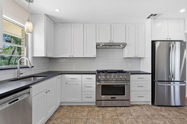 1605 Ridgemont DR, Austin, TX 78723