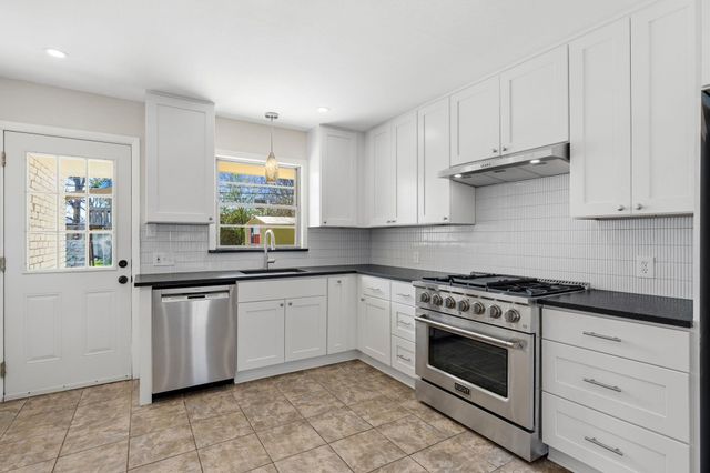 1605 Ridgemont DR, Austin, TX 78723