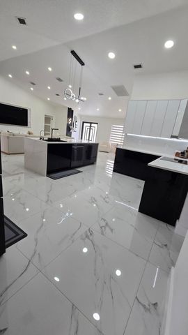 113 Waterview Way, Royal Palm Beach, FL 33411