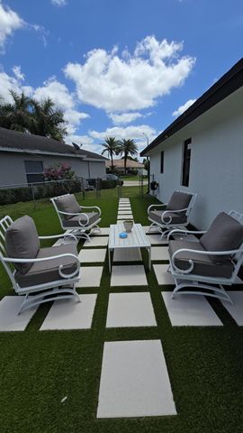 113 Waterview Way, Royal Palm Beach, FL 33411