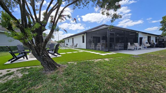 113 Waterview Way, Royal Palm Beach, FL 33411