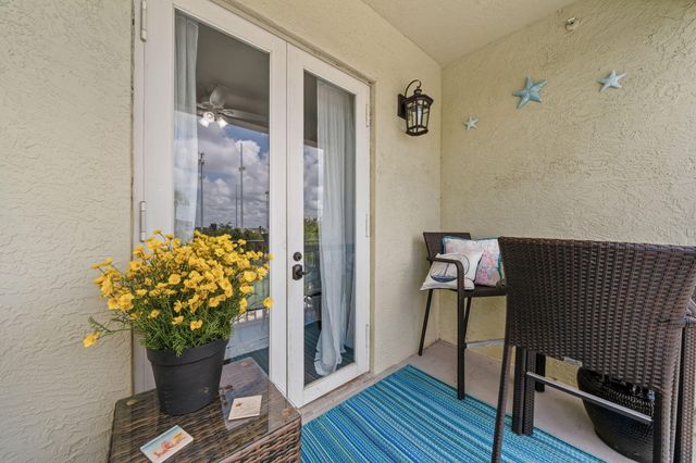 1203 Town Center Drive 313, Jupiter, FL 33458