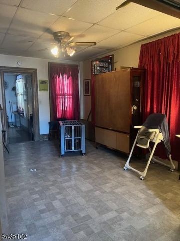 112 Washington Pl, Passaic City, NJ 07055