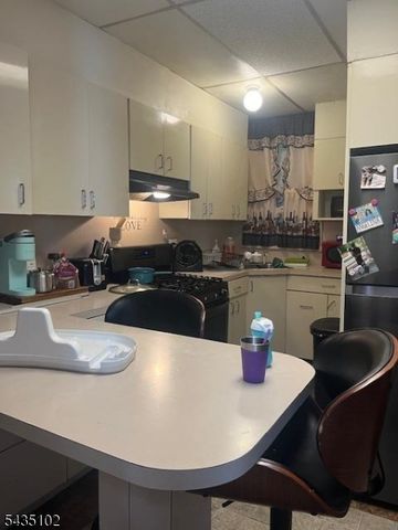 112 Washington Pl, Passaic City, NJ 07055