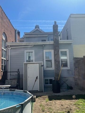 112 Washington Pl, Passaic City, NJ 07055