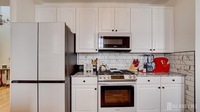 13 High Street, Helmetta, NJ 08828