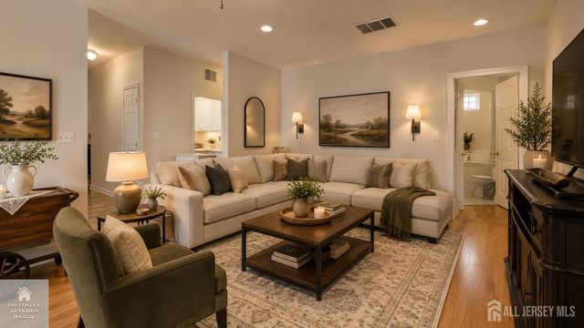 13 High Street, Helmetta, NJ 08828