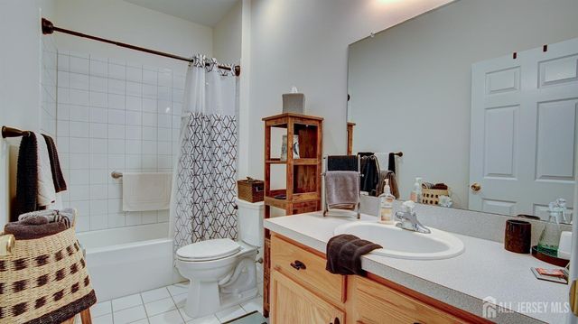 13 High Street, Helmetta, NJ 08828