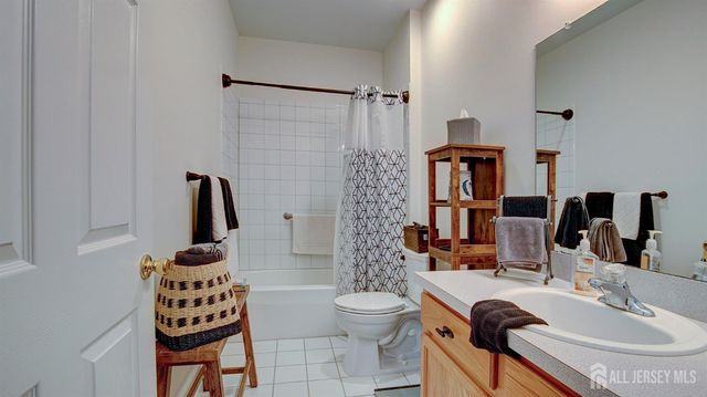 13 High Street, Helmetta, NJ 08828