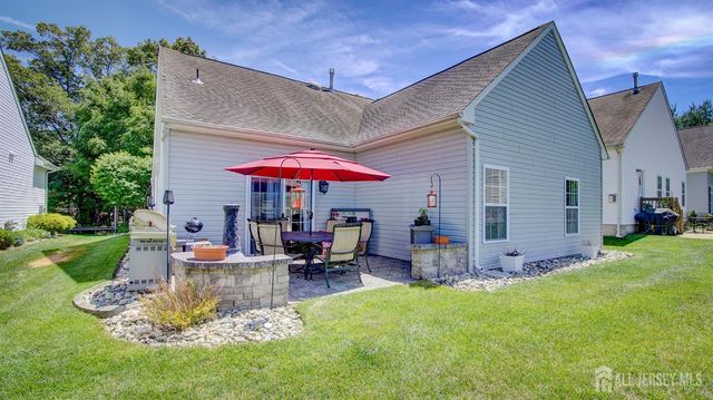 13 High Street, Helmetta, NJ 08828