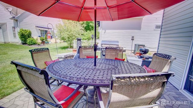 13 High Street, Helmetta, NJ 08828