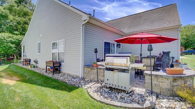 13 High Street, Helmetta, NJ 08828