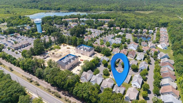 13 High Street, Helmetta, NJ 08828