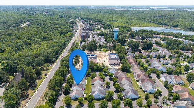 13 High Street, Helmetta, NJ 08828