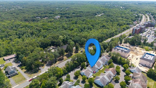 13 High Street, Helmetta, NJ 08828