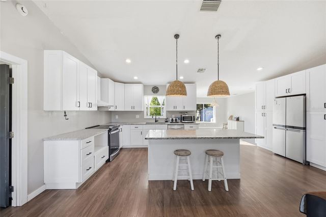 1380 9TH AVENUE, Deland, FL 32724