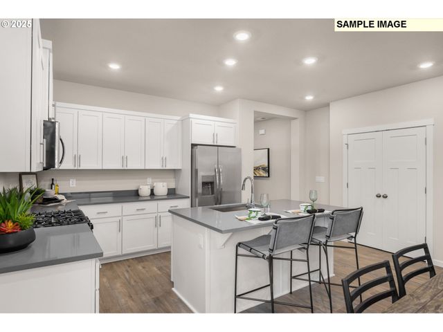 5772 Edward Ct Se, Albany, OR 97322