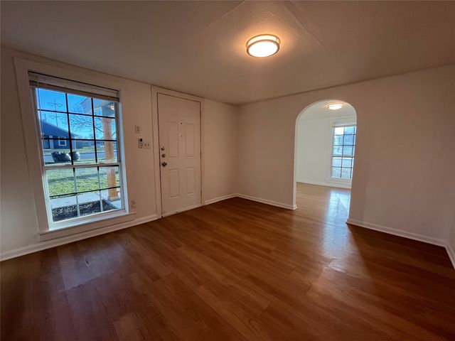 5536 Goodman Avenue, Fort Worth, TX 76107