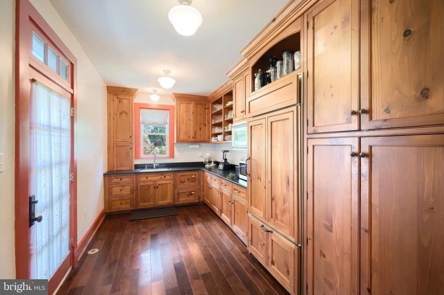 534 VILLA TER, York, PA 17403