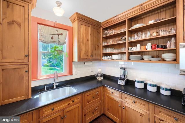 534 VILLA TER, York, PA 17403
