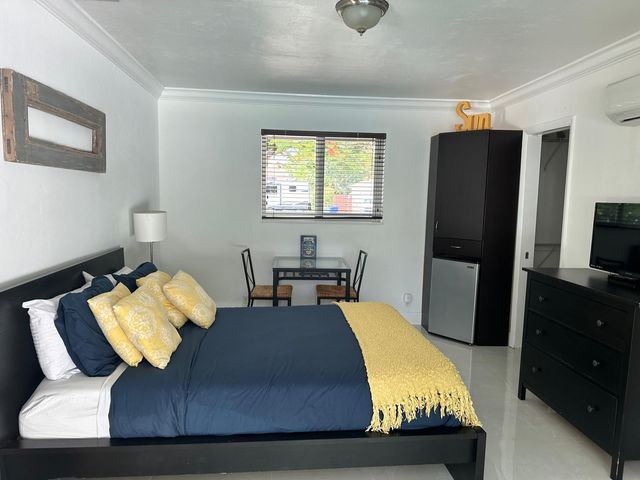 2645 Scott Street, Hollywood, FL 33020
