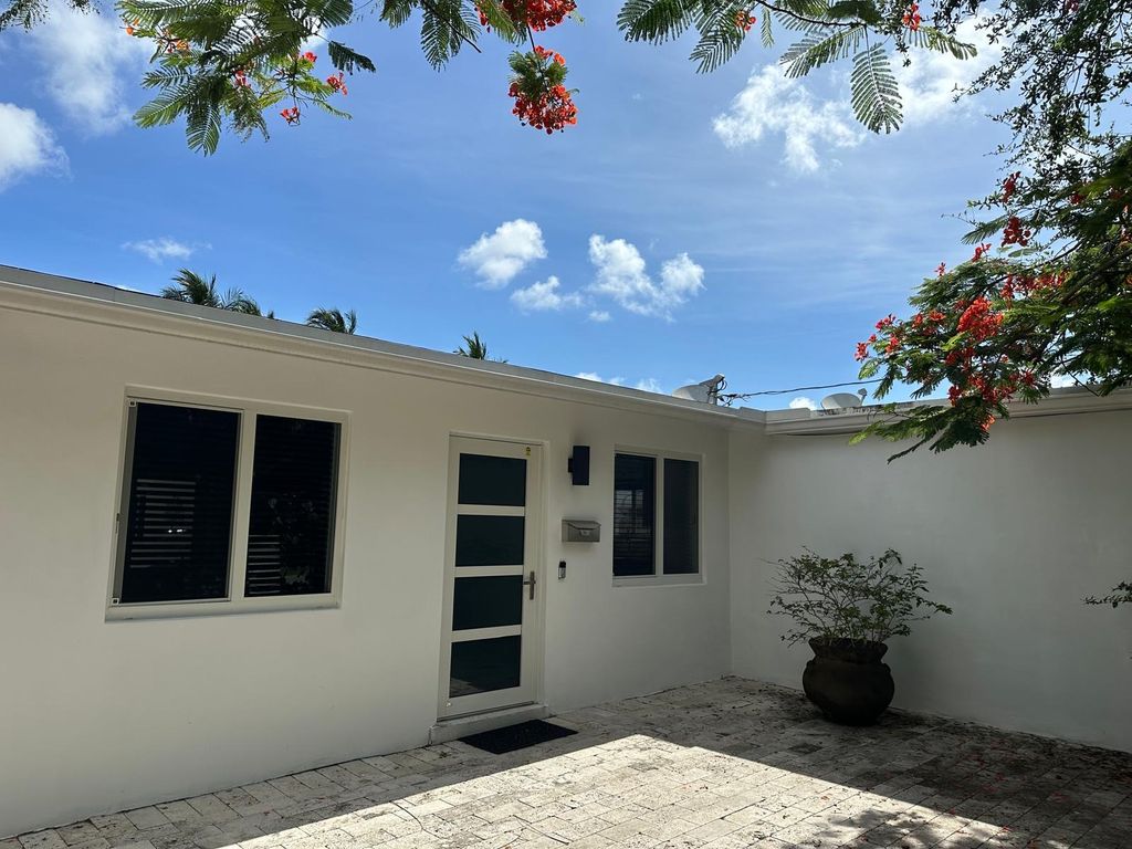 2645 Scott Street, Hollywood, FL 33020