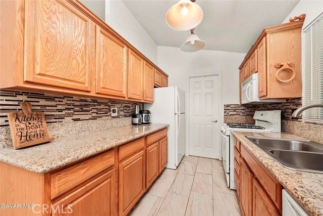 40701 Rancho Vista Boulevard 142, Palmdale, CA 93551