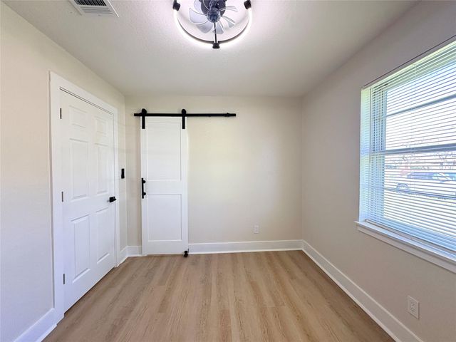 413 La Bradford Drive, Bay City, TX 77414