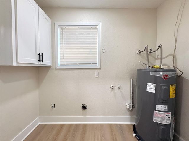 413 La Bradford Drive, Bay City, TX 77414