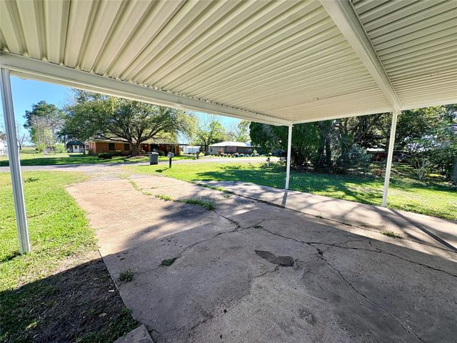 413 La Bradford Drive, Bay City, TX 77414