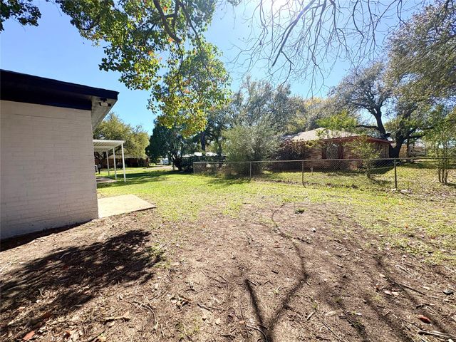 413 La Bradford Drive, Bay City, TX 77414