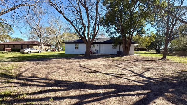 413 La Bradford Drive, Bay City, TX 77414