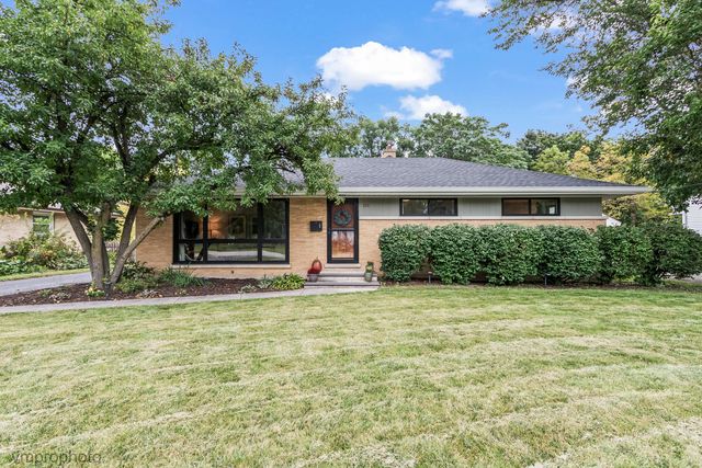 335 S Slusser Street, Grayslake, IL 60030
