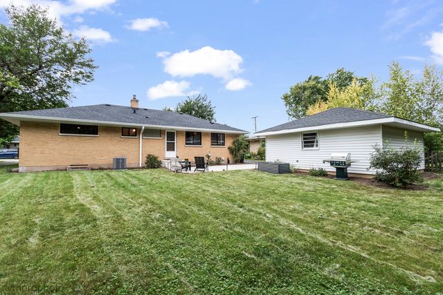 335 S Slusser Street, Grayslake, IL 60030