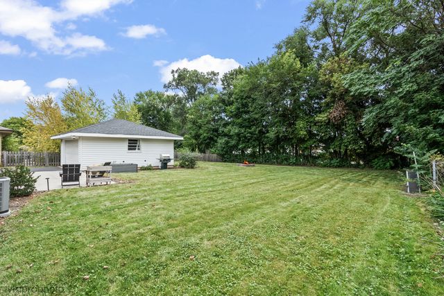 335 S Slusser Street, Grayslake, IL 60030