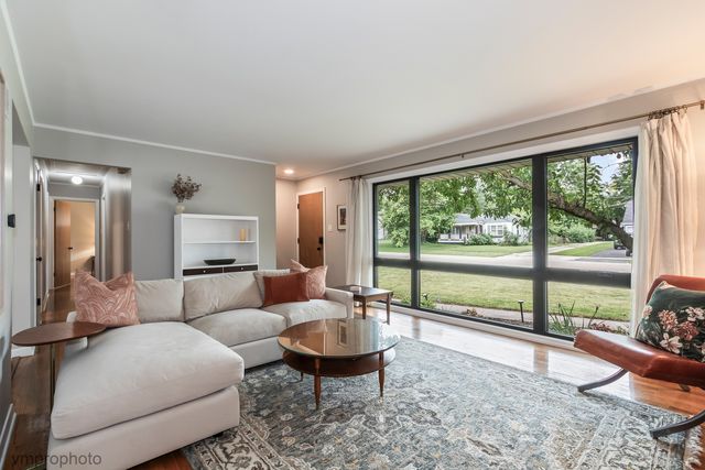 335 S Slusser Street, Grayslake, IL 60030