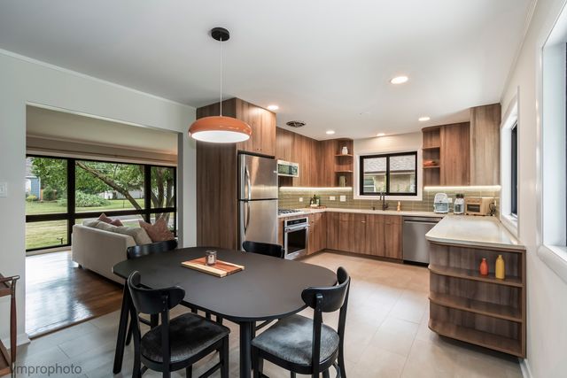 335 S Slusser Street, Grayslake, IL 60030