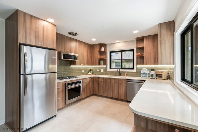 335 S Slusser Street, Grayslake, IL 60030
