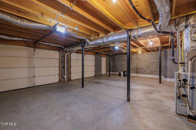 137 Meadow Springs Lane, Mount Carmel, TN 37645