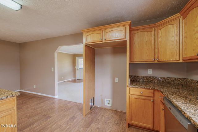 137 Meadow Springs Lane, Mount Carmel, TN 37645