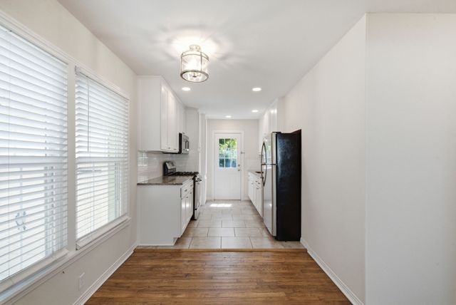 1310 Oliver Street, Weatherford, TX 76086