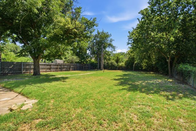 1310 Oliver Street, Weatherford, TX 76086