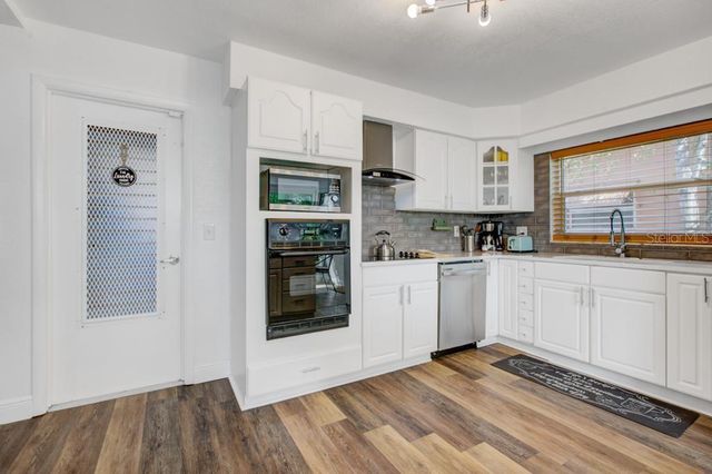 2121 GREENBRIAR BOULEVARD, Clearwater, FL 33763