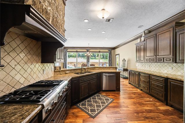 11777 Willowridge Circle, Conroe, TX 77304