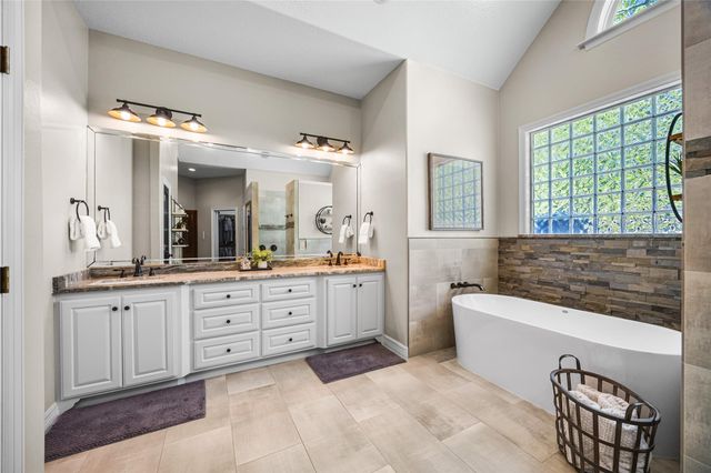 11777 Willowridge Circle, Conroe, TX 77304