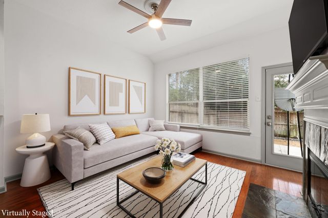 103 S Piper Trace, Spring, TX 77381